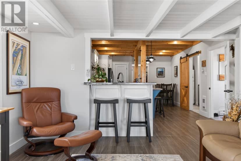 9 Loop Road — photo 15 of 40