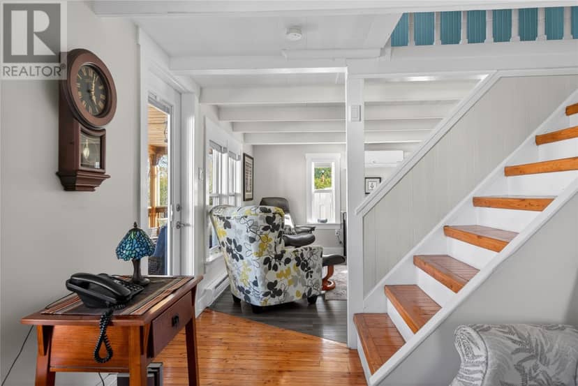 9 Loop Road — photo 17 of 40