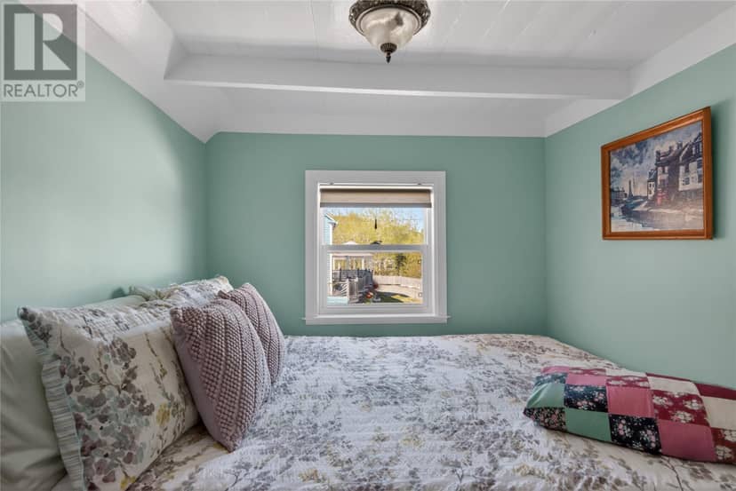 9 Loop Road — photo 18 of 40