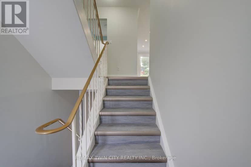 4 - 417 Keats Way — photo 7 of 40