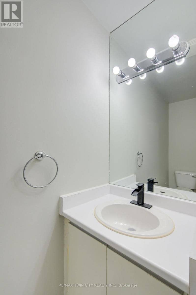 4 - 417 Keats Way — photo 8 of 40