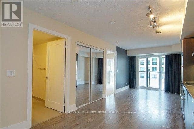 601 - 300 Front Street — photo 6 of 14