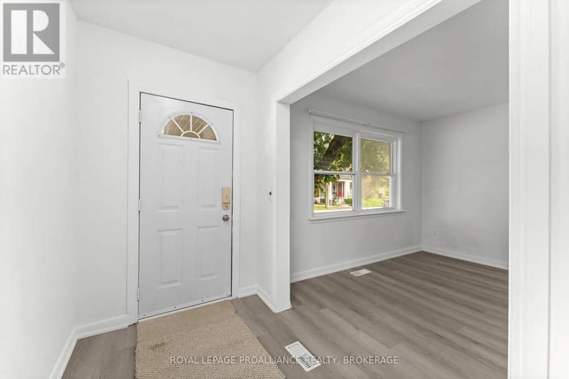 468-470 Victoria Street — photo 8 of 40