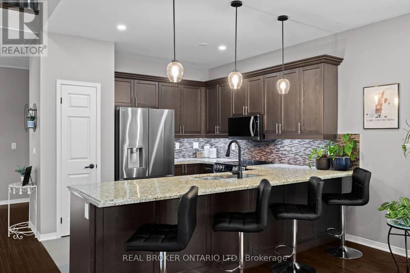 3321 Beach Club Boulevard — photo 16 of 40