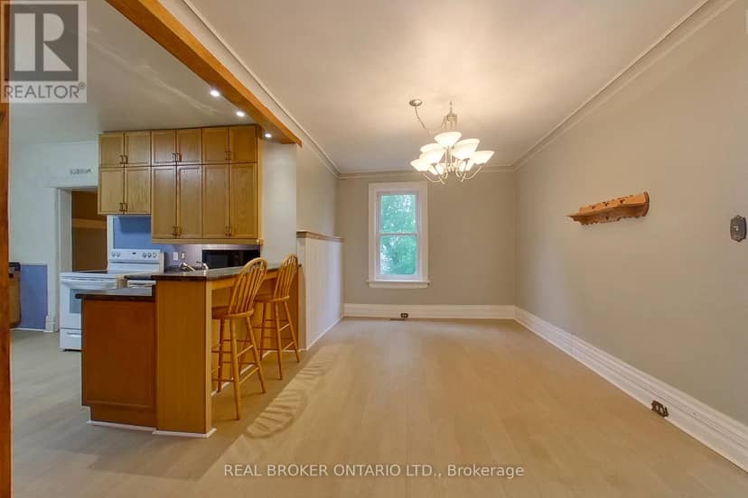 104 Isla Street — photo 8 of 35