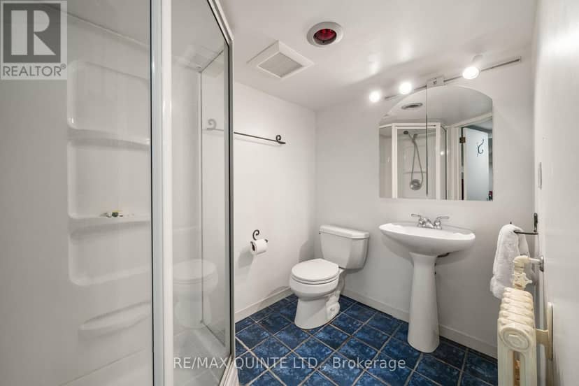 126 Dufferin Avenue — photo 38 of 40