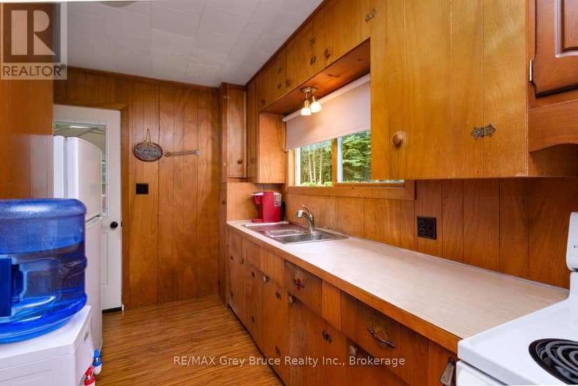 11 Eldridge Avenue — photo 11 of 40