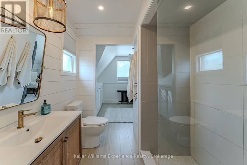 211 5th Street E — photo 33 of 40