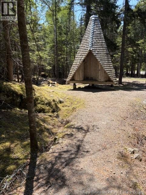 199 Fiander Road — photo 2 of 17