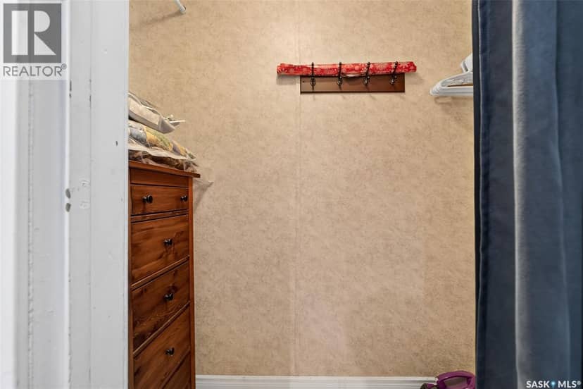 174 Ominica STREET W — photo 29 of 40