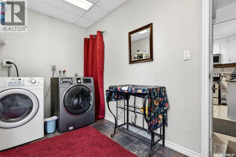 174 Ominica STREET W, Moose Jaw, photo 5