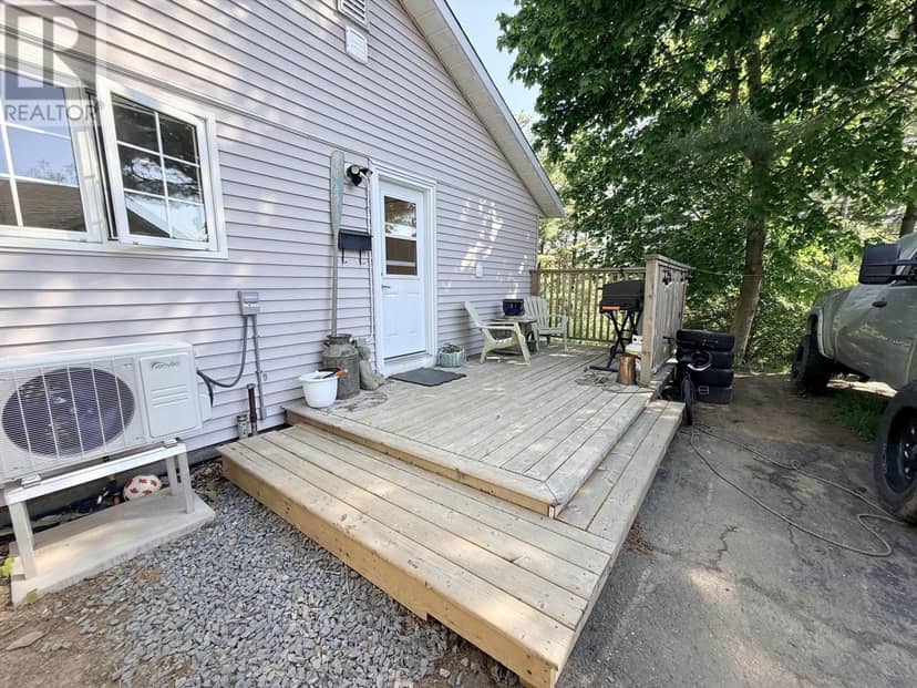 54 Maple Avenue — photo 10 of 36