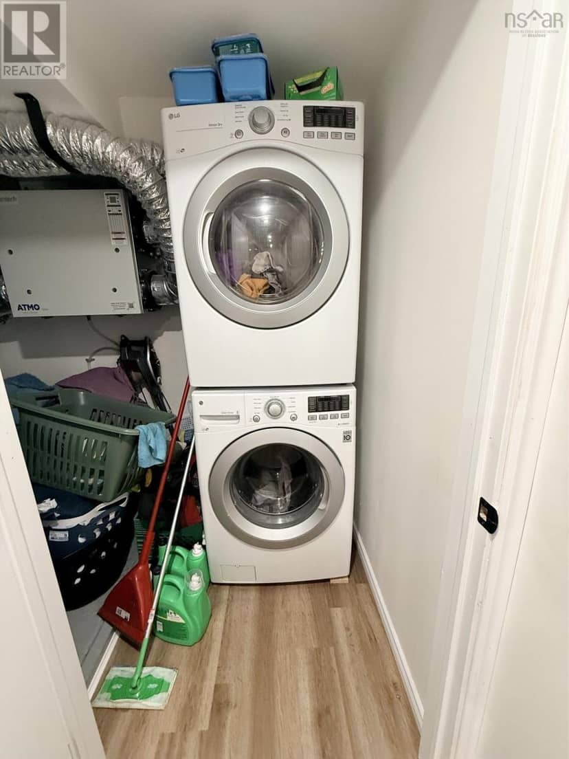 54 Maple Avenue — photo 31 of 36