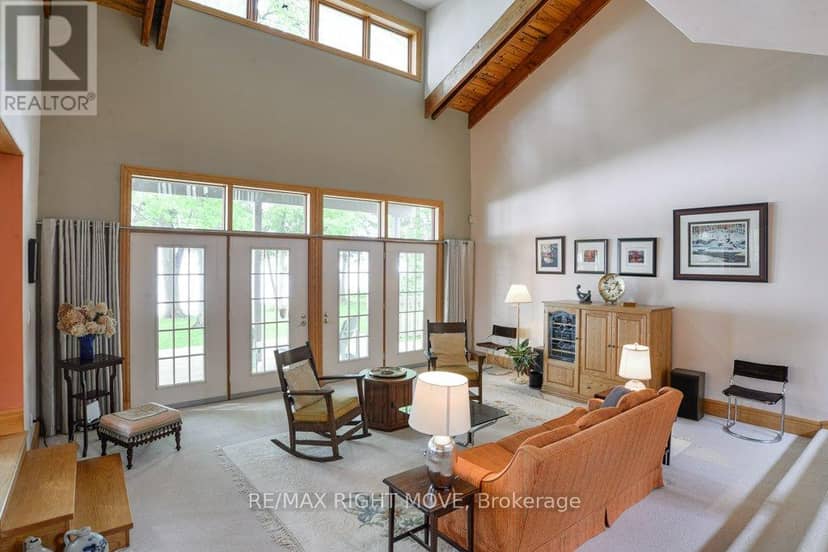 3866 Glenrest Drive — photo 13 of 40