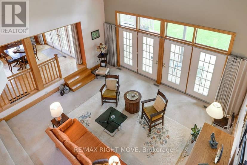 3866 Glenrest Drive — photo 15 of 40