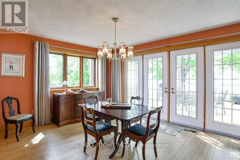 3866 Glenrest Drive — photo 19 of 40