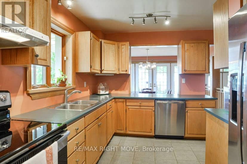 3866 Glenrest Drive — photo 22 of 40