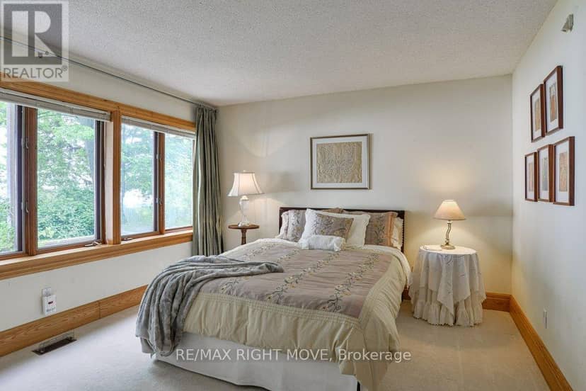 3866 Glenrest Drive — photo 23 of 40