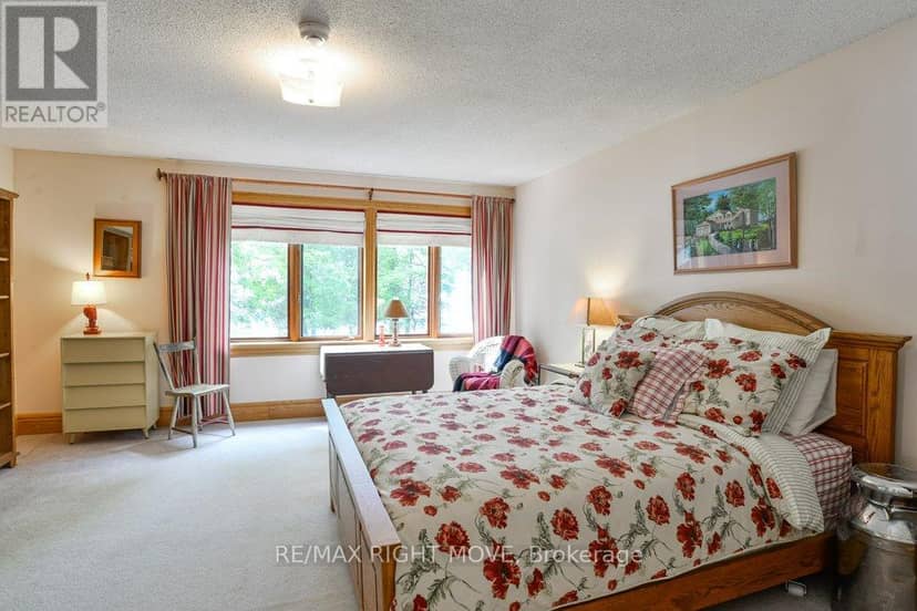 3866 Glenrest Drive — photo 29 of 40