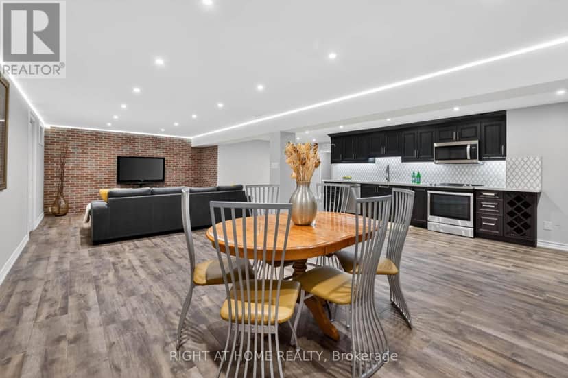 80 Sharpe Crescent — photo 33 of 40