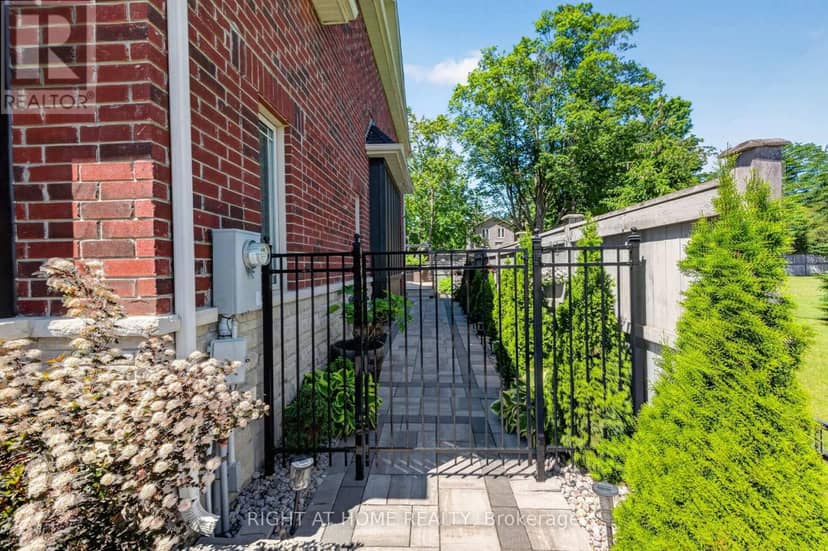 80 Sharpe Crescent — photo 40 of 40