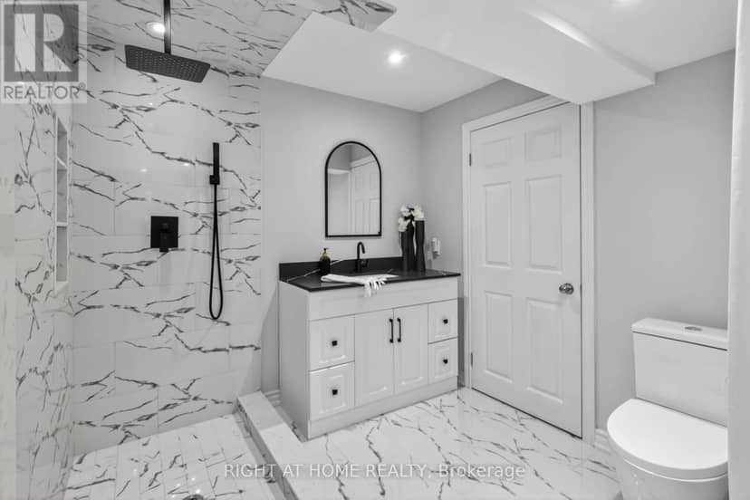 80 Sharpe Crescent — photo 38 of 40