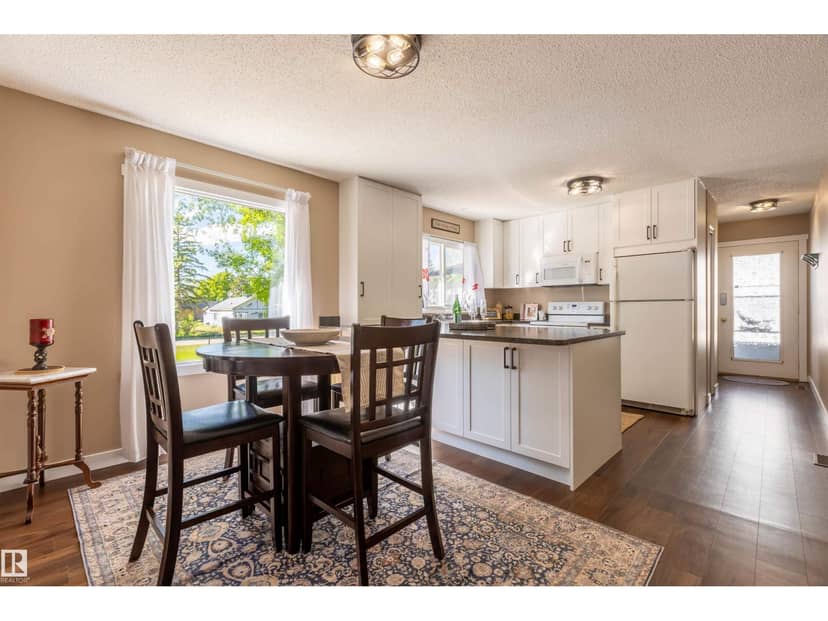 5115 49 AV — photo 10 of 40