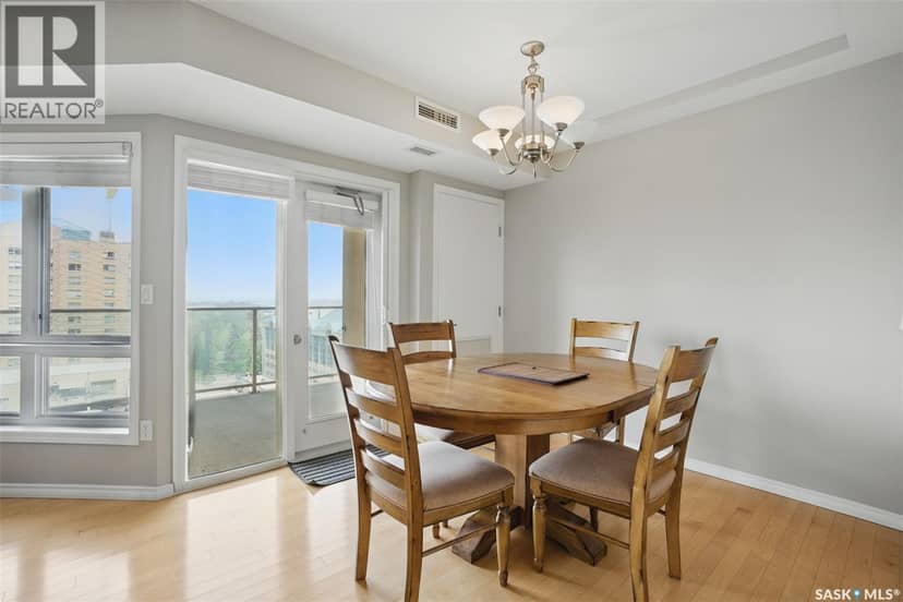 1006 902 Spadina CRESCENT E — photo 11 of 40
