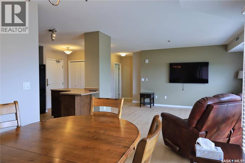 1006 902 Spadina CRESCENT E — photo 10 of 40