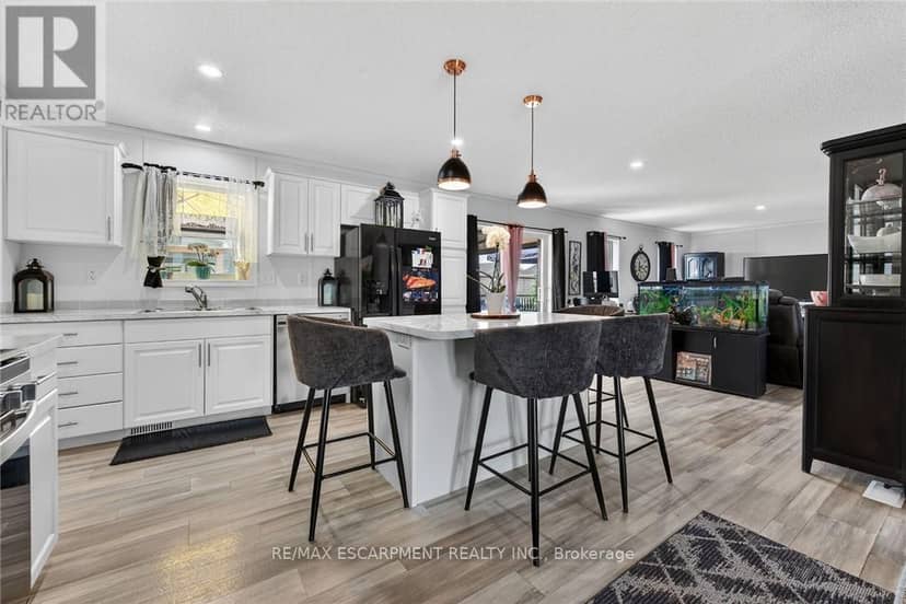 29 Hickory Hollow — photo 5 of 40