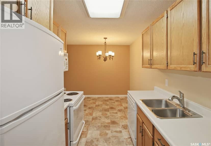 205 1130 9th AVENUE NE, Swift Current, photo 3