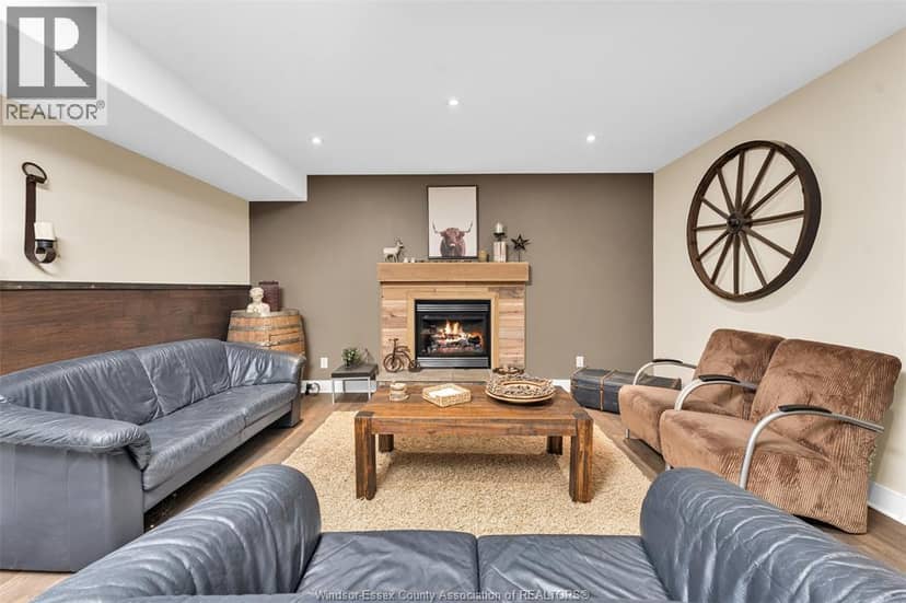 658 Talbot STREET East — photo 32 of 40