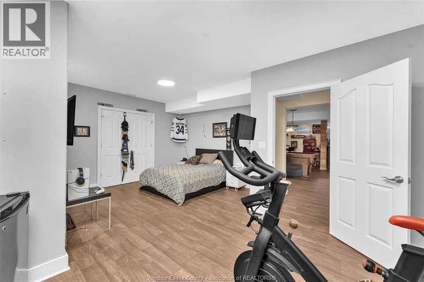 658 Talbot STREET East — photo 33 of 40