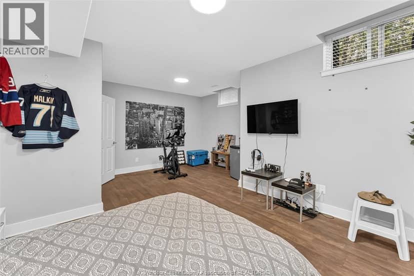 658 Talbot STREET East — photo 34 of 40