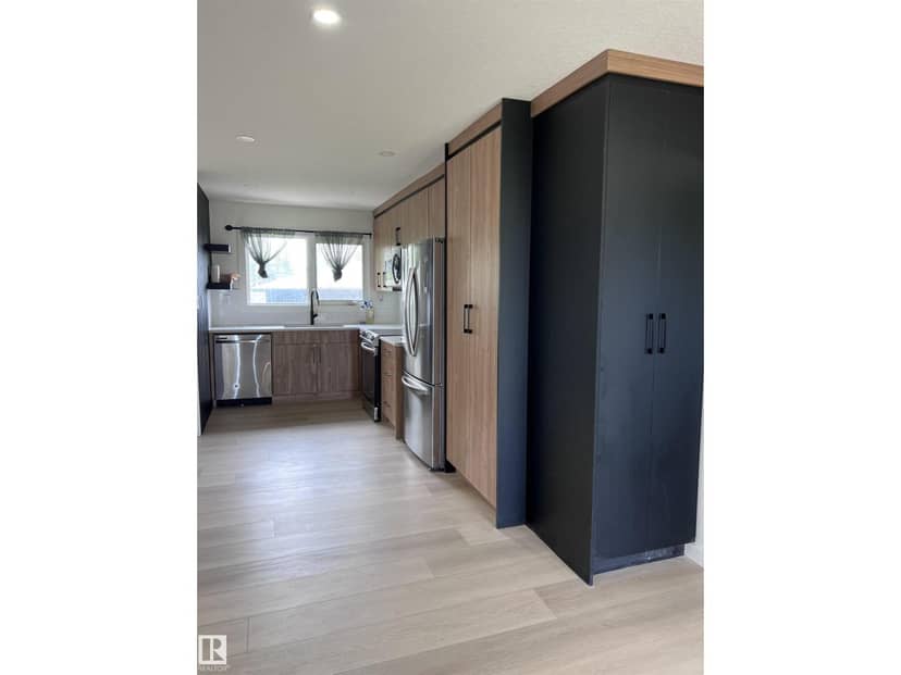 11911 133 AV NW, Edmonton, photo 2