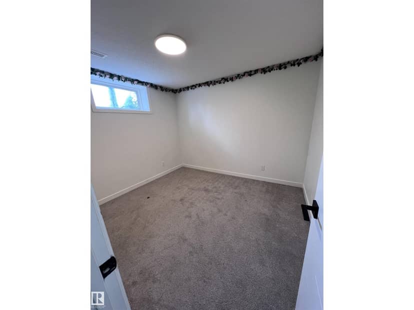 11911 133 AV NW — photo 24 of 37