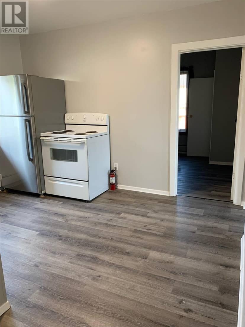 18 McKinley AVE — photo 11 of 35
