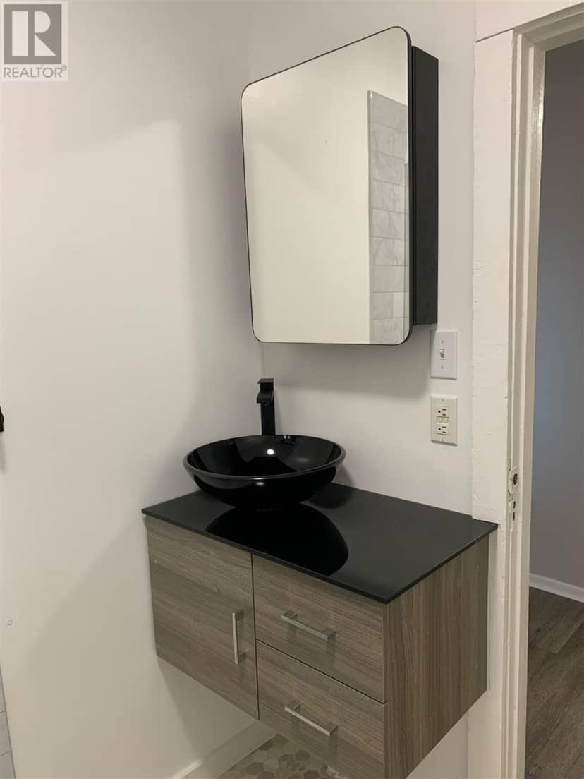 18 McKinley AVE — photo 6 of 35