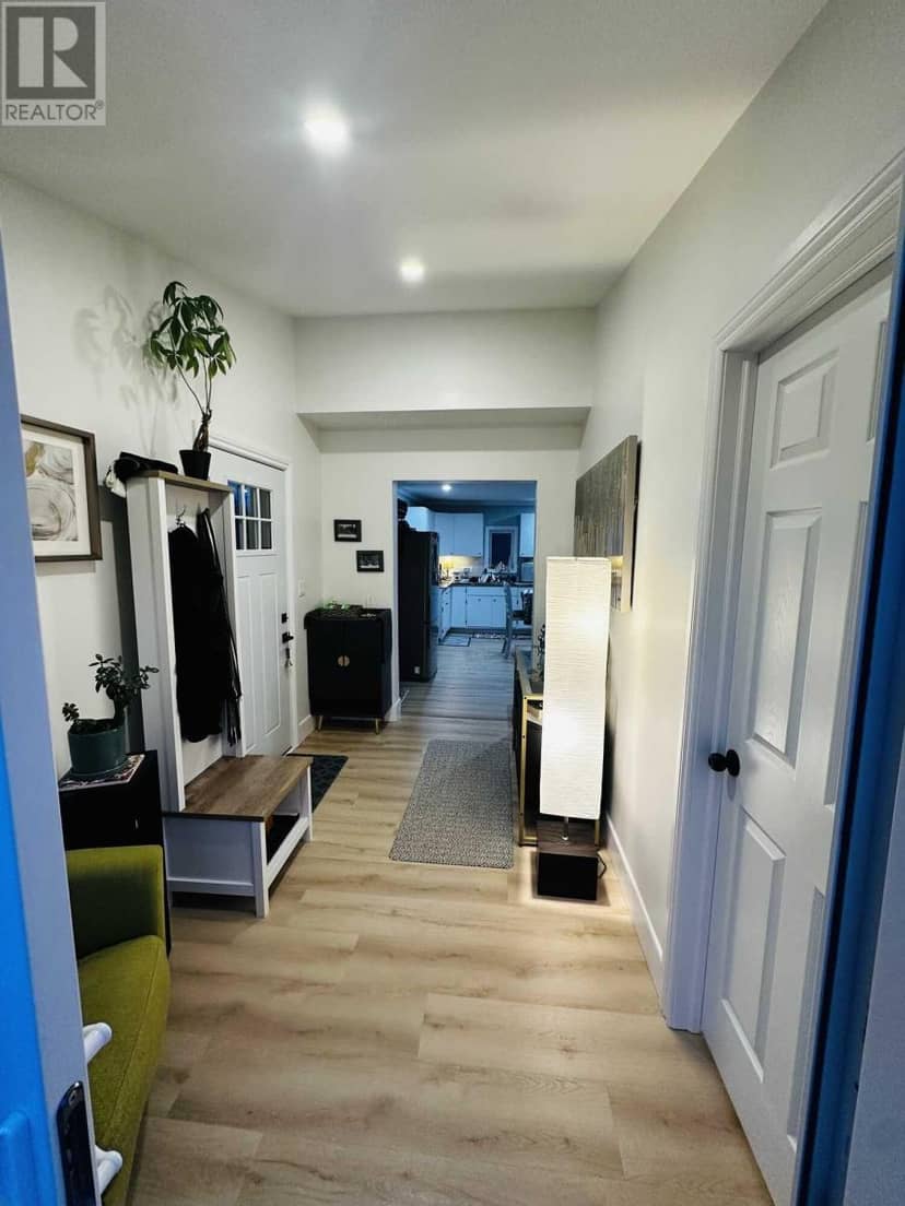 14 Farmer Street — photo 3 of 18