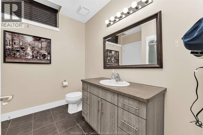 658 Talbot STREET East — photo 35 of 40