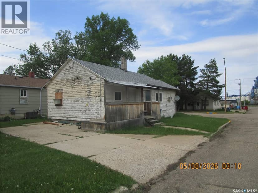 330 2nd Avenue E, Assiniboia, photo 2