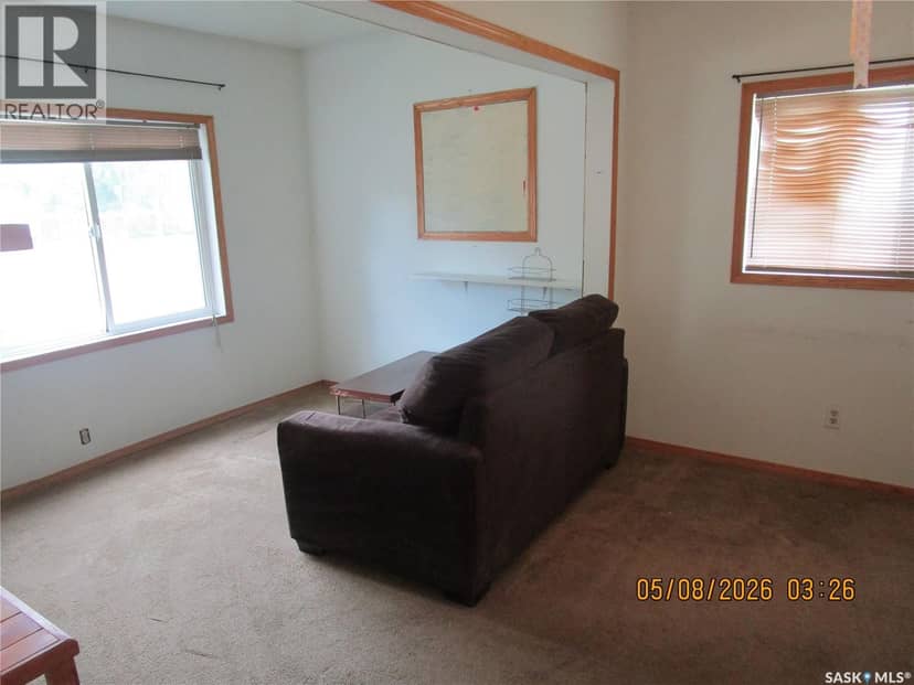 330 2nd Avenue E, Assiniboia, photo 3