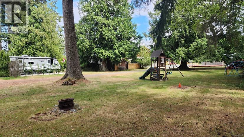 34 6050 Island Hwy W — photo 1 of 11