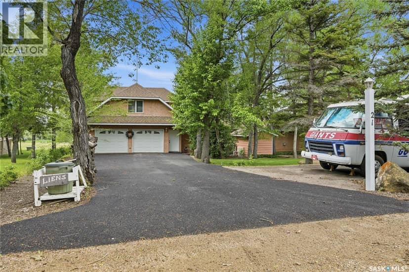 21 Pelican STREET W — photo 1 of 40