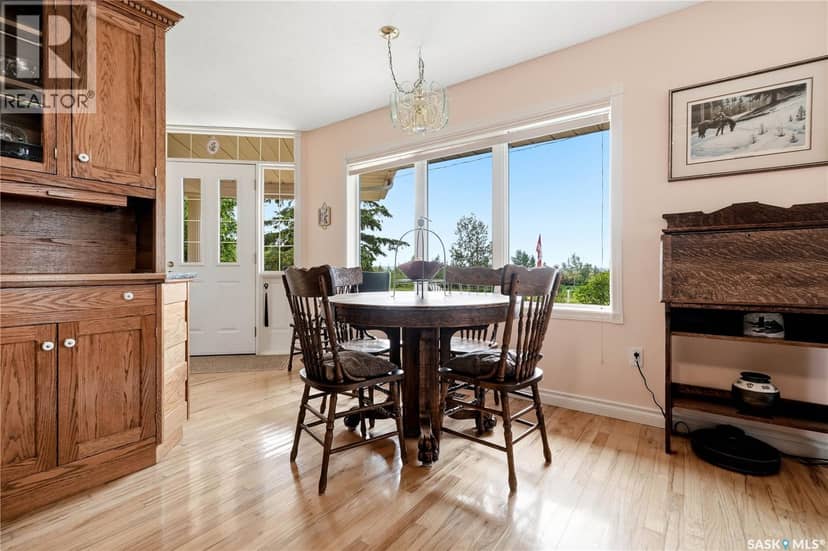 21 Pelican STREET W — photo 10 of 40
