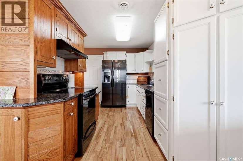 21 Pelican STREET W — photo 12 of 40