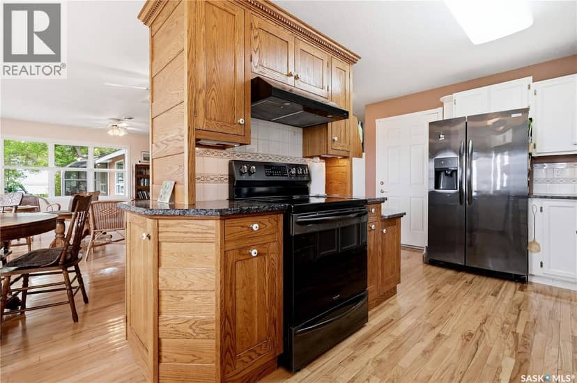 21 Pelican STREET W — photo 13 of 40