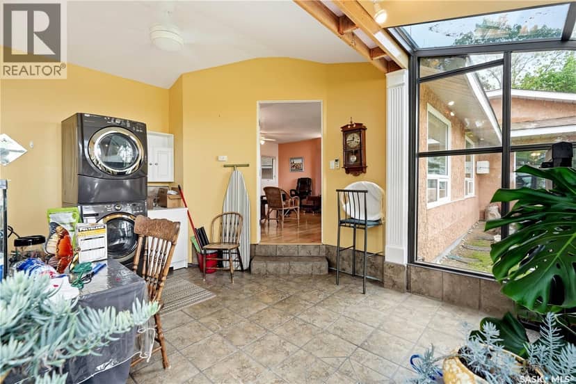 21 Pelican STREET W — photo 22 of 40