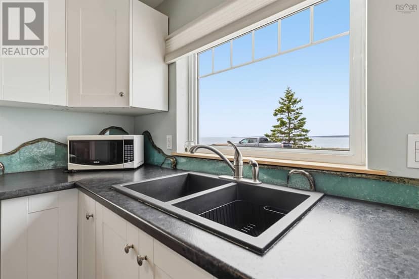 125 The Point Road — photo 15 of 40