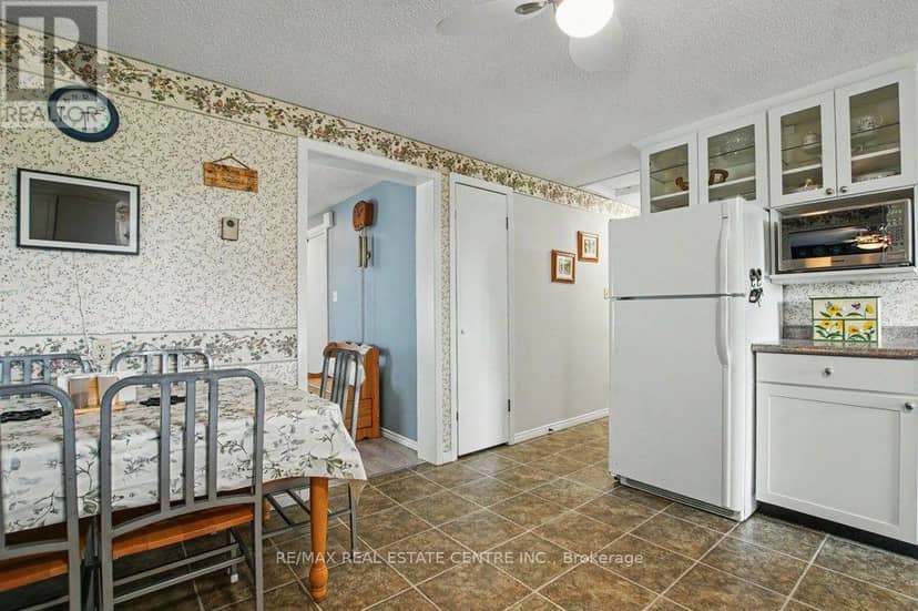 51 Schade Street — photo 14 of 40